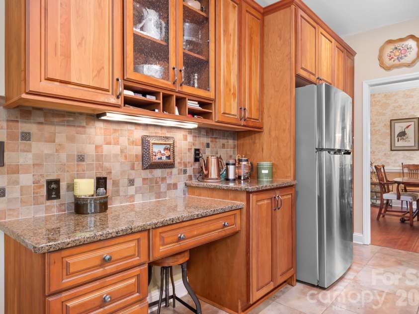 20720 Willow Pond Road, Cornelius, NC 28031.  MLS# CAR4434374, YatesRealty ID 57566. 