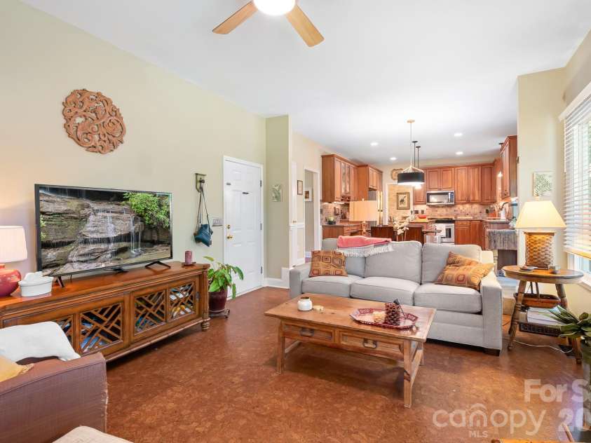 20720 Willow Pond Road, Cornelius, NC 28031.  MLS# CAR4434374, YatesRealty ID 57566. 