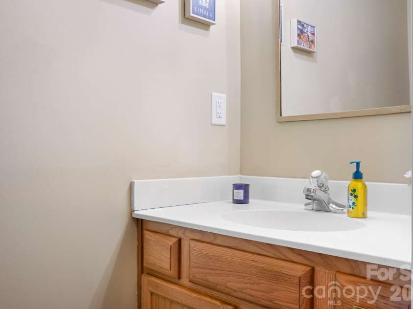 20720 Willow Pond Road, Cornelius, NC 28031.  MLS# CAR4434374, YatesRealty ID 57566. 