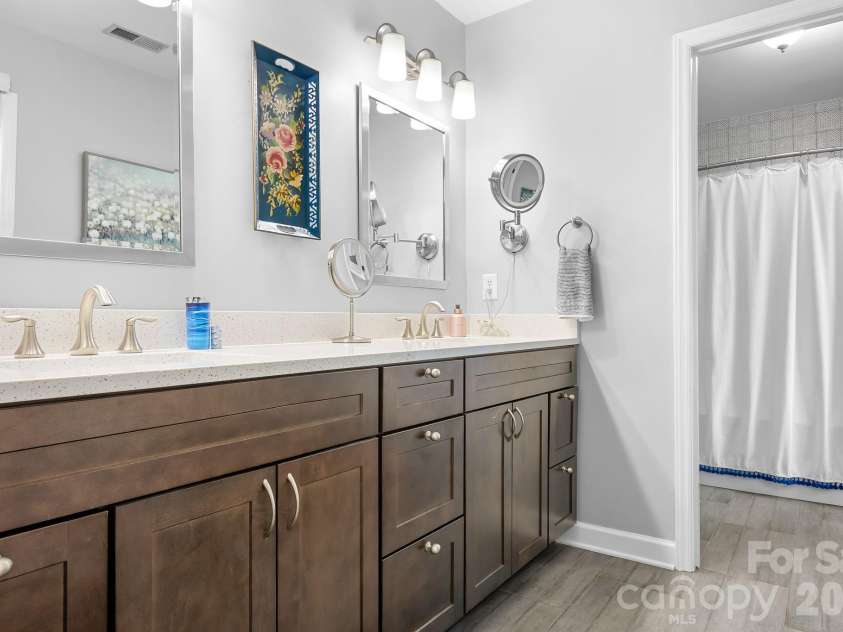 20720 Willow Pond Road, Cornelius, NC 28031.  MLS# CAR4434374, YatesRealty ID 57566. 