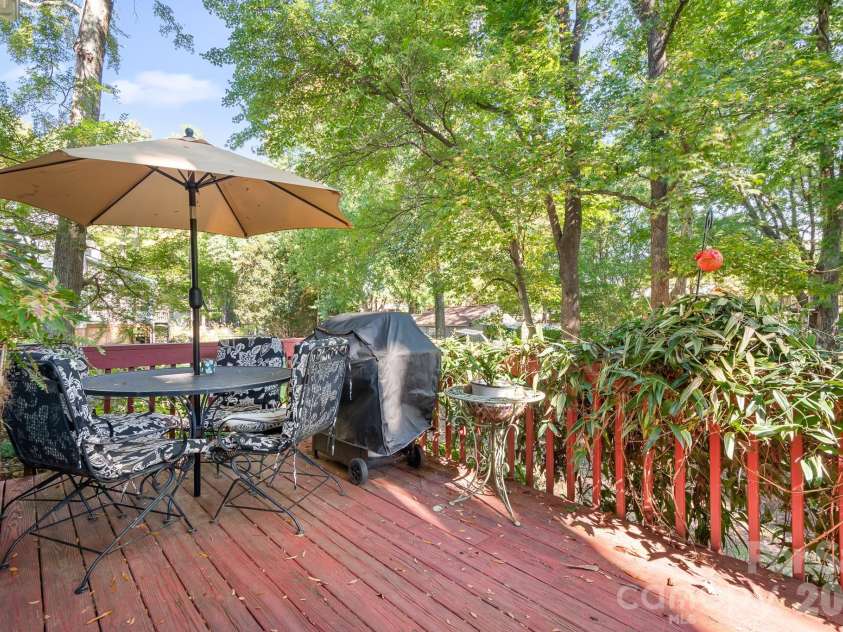 20720 Willow Pond Road, Cornelius, NC 28031.  MLS# CAR4434374, YatesRealty ID 57566. 