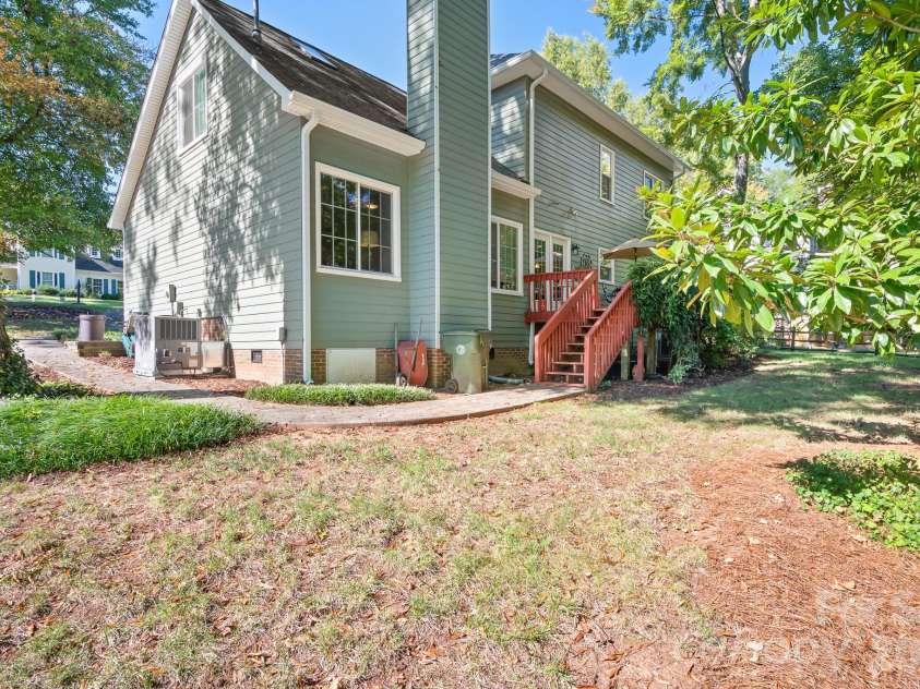 20720 Willow Pond Road, Cornelius, NC 28031.  MLS# CAR4434374, YatesRealty ID 57566. 