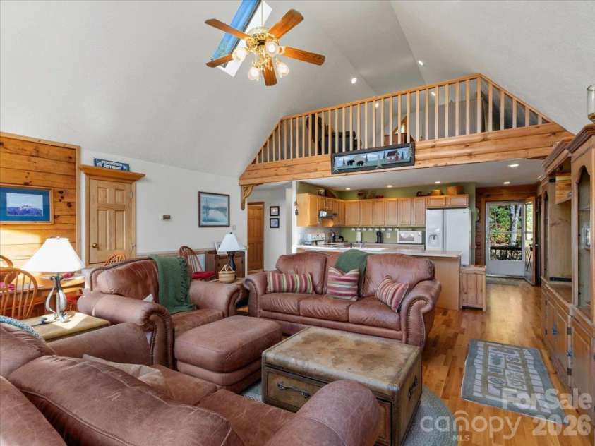 807 Pine Tree Road, Spruce Pine, NC 28777.  MLS# CAR4435959, YatesRealty ID 57567. 