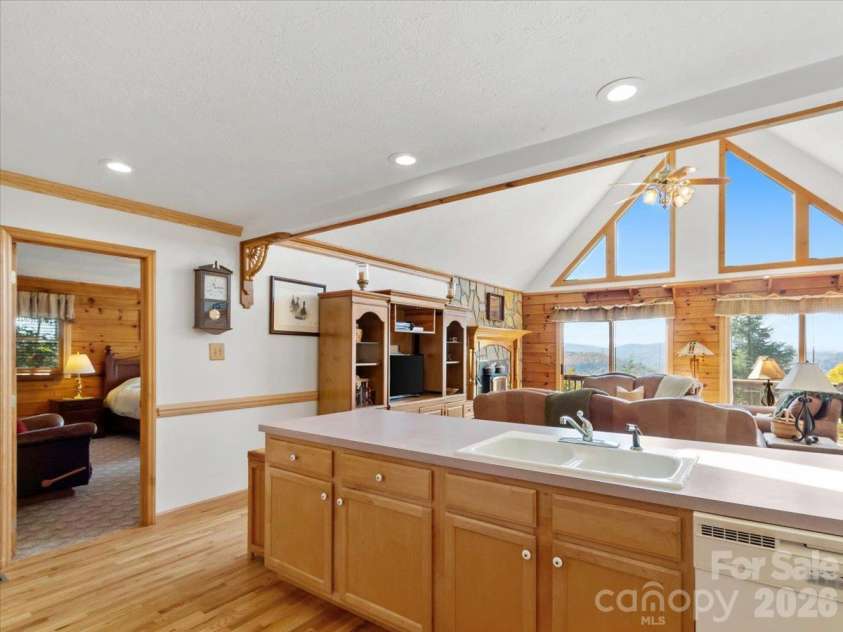 807 Pine Tree Road, Spruce Pine, NC 28777.  MLS# CAR4435959, YatesRealty ID 57567. 