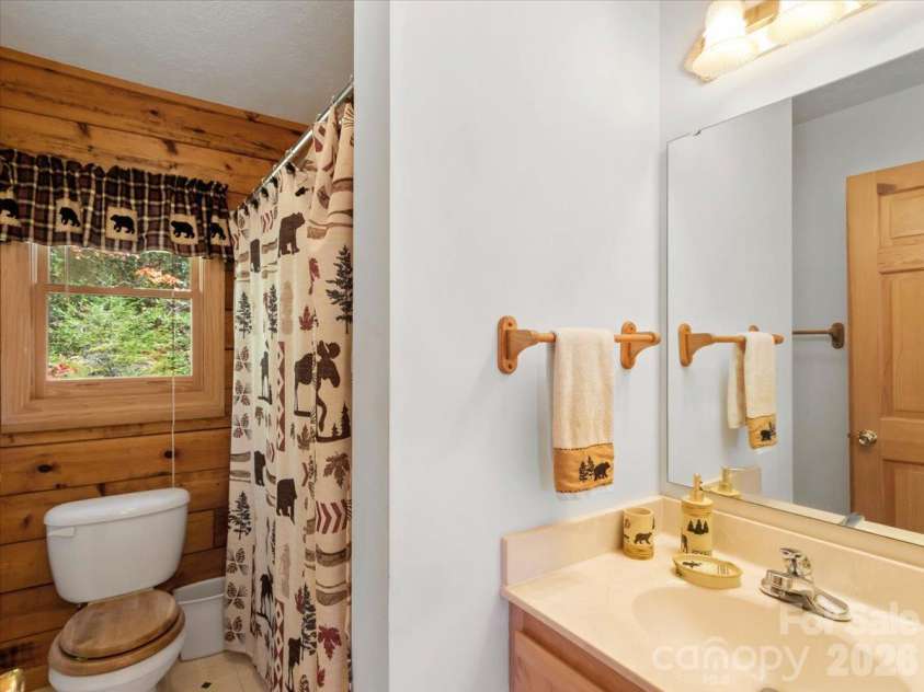807 Pine Tree Road, Spruce Pine, NC 28777.  MLS# CAR4435959, YatesRealty ID 57567. 