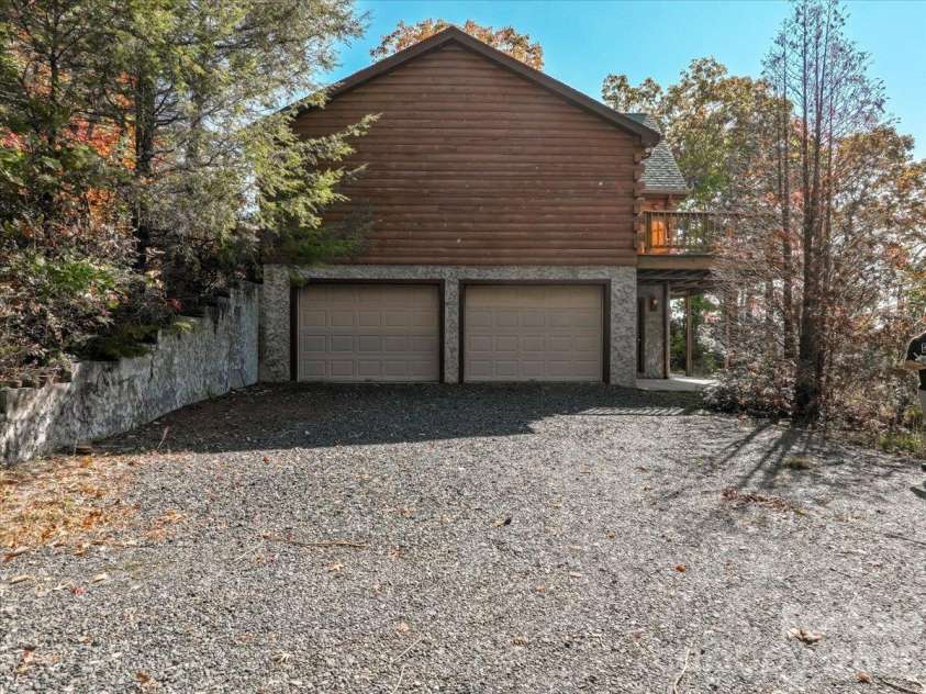 807 Pine Tree Road, Spruce Pine, NC 28777.  MLS# CAR4435959, YatesRealty ID 57567. 