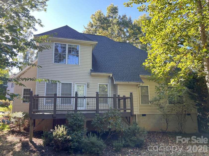 201 Colonel Holcombe Place, Candler, NC 28715.  MLS# CAR4436091, YatesRealty ID 57568. 