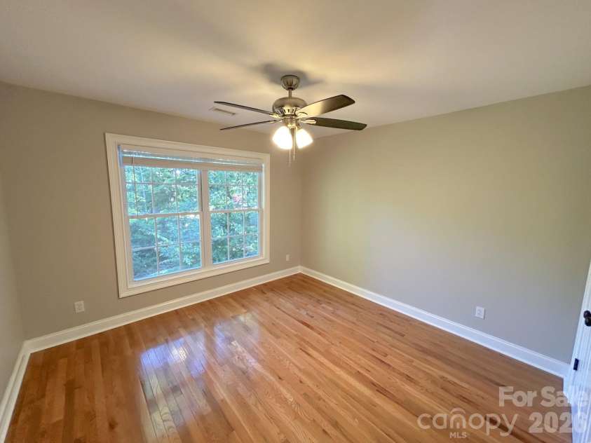 201 Colonel Holcombe Place, Candler, NC 28715.  MLS# CAR4436091, YatesRealty ID 57568. BR2