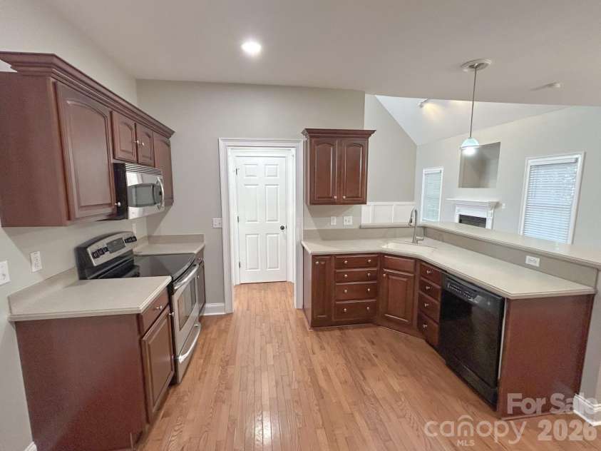 201 Colonel Holcombe Place, Candler, NC 28715.  MLS# CAR4436091, YatesRealty ID 57568. Kitchen
