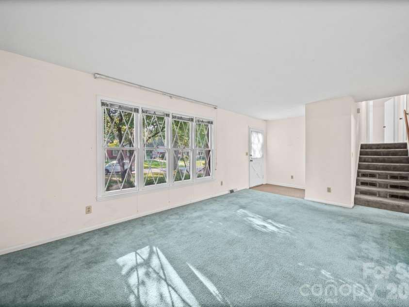 13519 Four Oaks Lane, Matthews, NC 28105.  MLS# CAR4421116, YatesRealty ID 57569. 