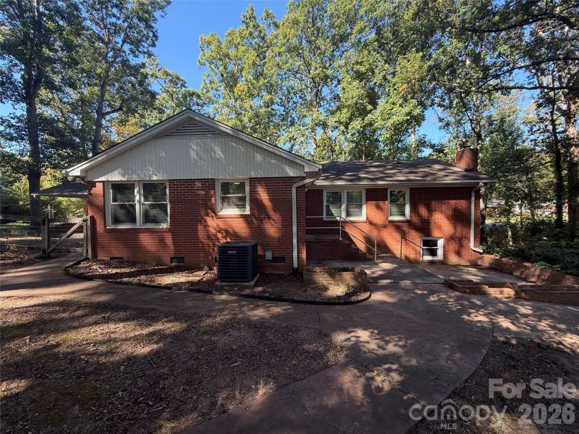 2006 Overhill Drive, Monroe, NC 28110.  MLS# CAR4436153, YatesRealty ID 57574. 