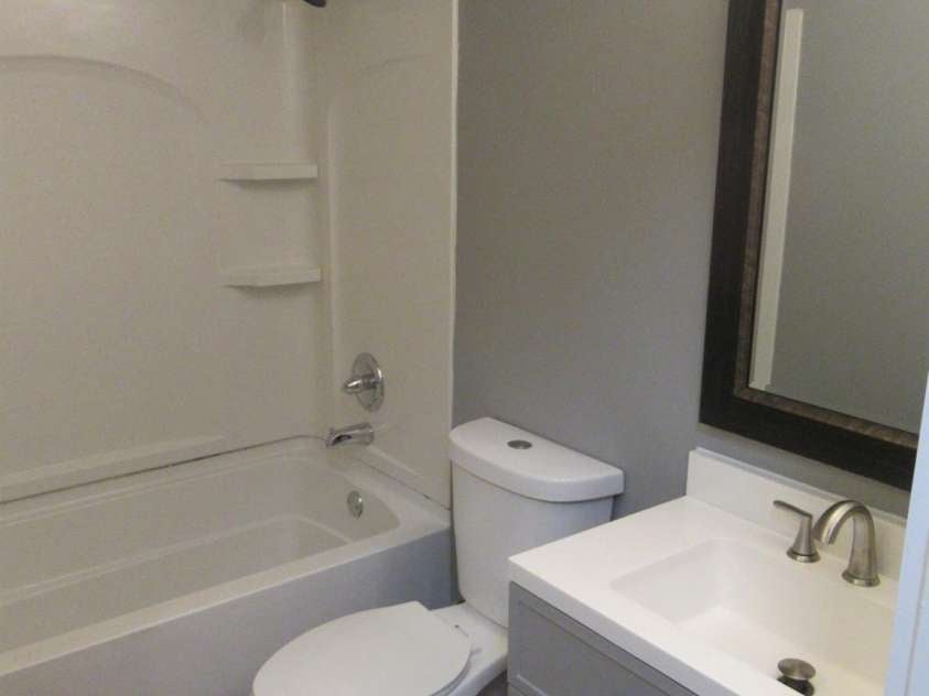 167 Sunny Hill Drive, Lincolnton, NC 28092.  MLS# CAR4435736, YatesRealty ID 57577. Bath