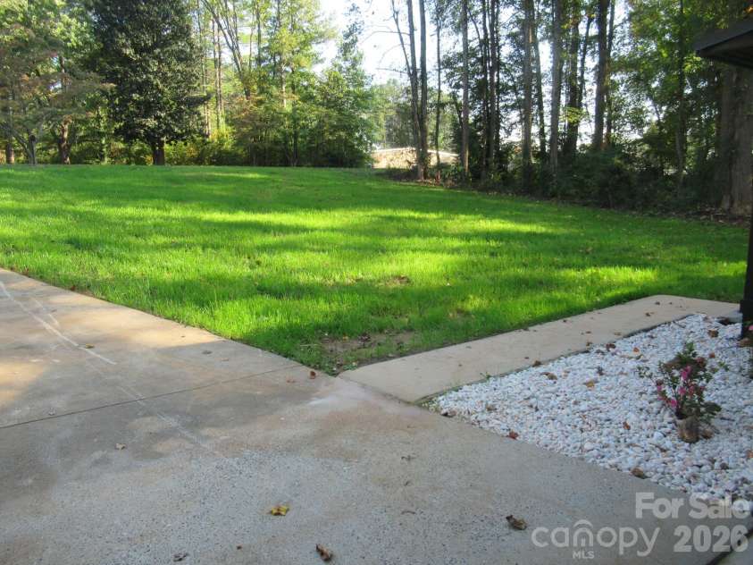 167 Sunny Hill Drive, Lincolnton, NC 28092.  MLS# CAR4435736, YatesRealty ID 57577. Front Yard