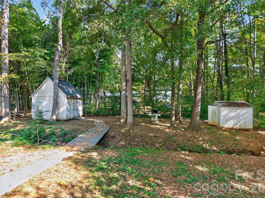 5011 Forest Mountain Court, Charlotte, NC 28227.  MLS# CAR4436173, YatesRealty ID 57579. 