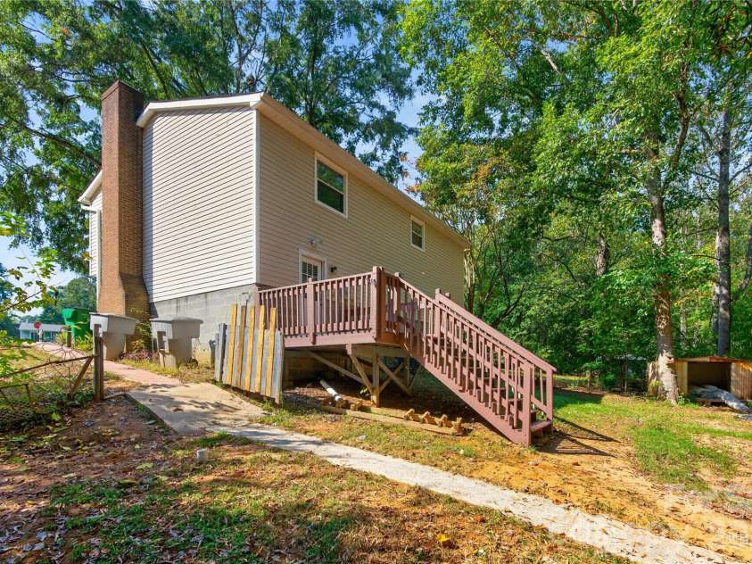5011 Forest Mountain Court, Charlotte, NC 28227.  MLS# CAR4436173, YatesRealty ID 57579. 