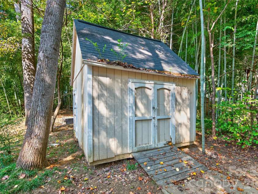 5011 Forest Mountain Court, Charlotte, NC 28227.  MLS# CAR4436173, YatesRealty ID 57579. 