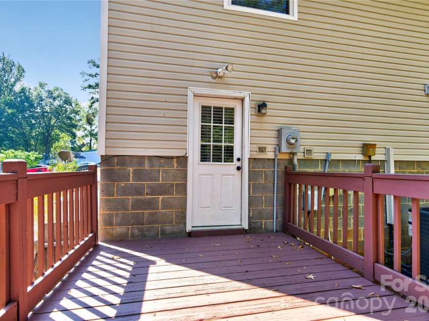 5011 Forest Mountain Court, Charlotte, NC 28227.  MLS# CAR4436173, YatesRealty ID 57579. 