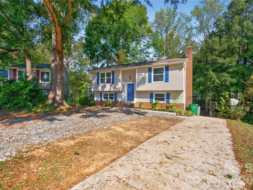 5011 Forest Mountain Court, Charlotte, NC 28227.  MLS# CAR4436173, YatesRealty ID 57579. 