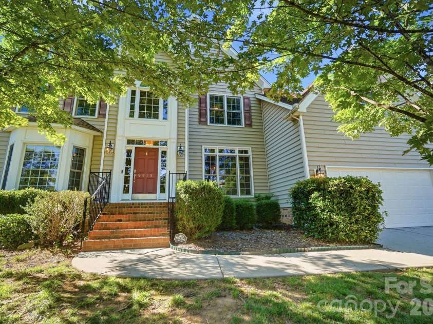 9915 Nicole Lane, Charlotte, NC 28269.  MLS# CAR4396423, YatesRealty ID 5758. 
