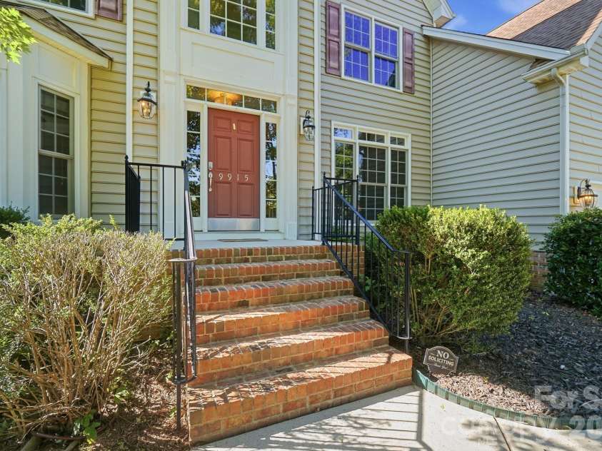 9915 Nicole Lane, Charlotte, NC 28269.  MLS# CAR4396423, YatesRealty ID 5758. 