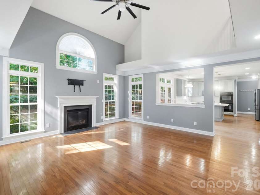 9915 Nicole Lane, Charlotte, NC 28269.  MLS# CAR4396423, YatesRealty ID 5758. Great Room