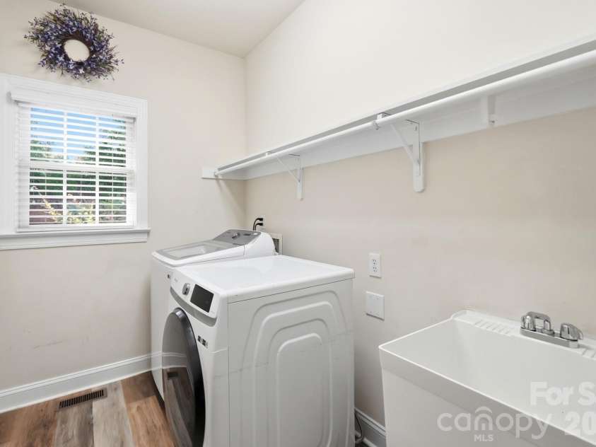 9915 Nicole Lane, Charlotte, NC 28269.  MLS# CAR4396423, YatesRealty ID 5758. Laundry Room
