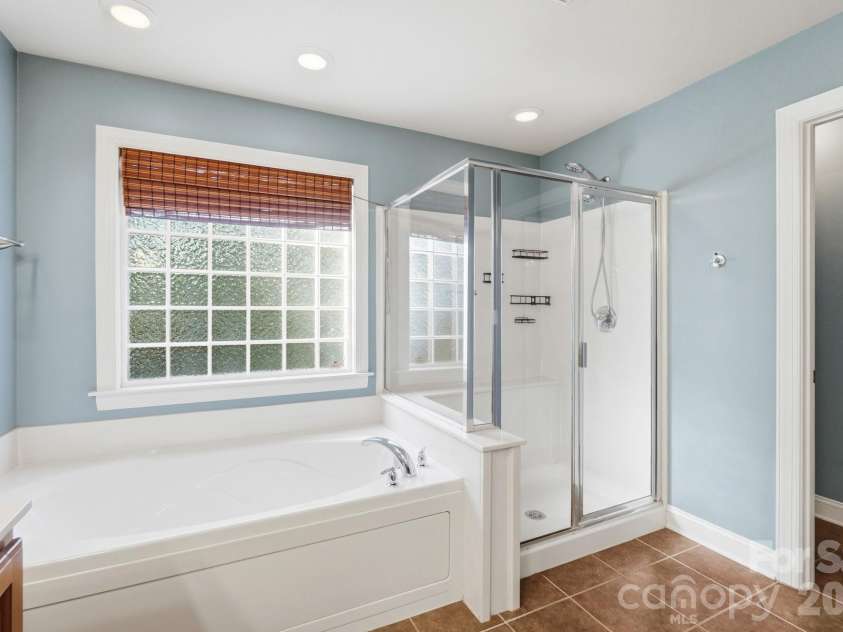 9915 Nicole Lane, Charlotte, NC 28269.  MLS# CAR4396423, YatesRealty ID 5758. Primary Bathroom