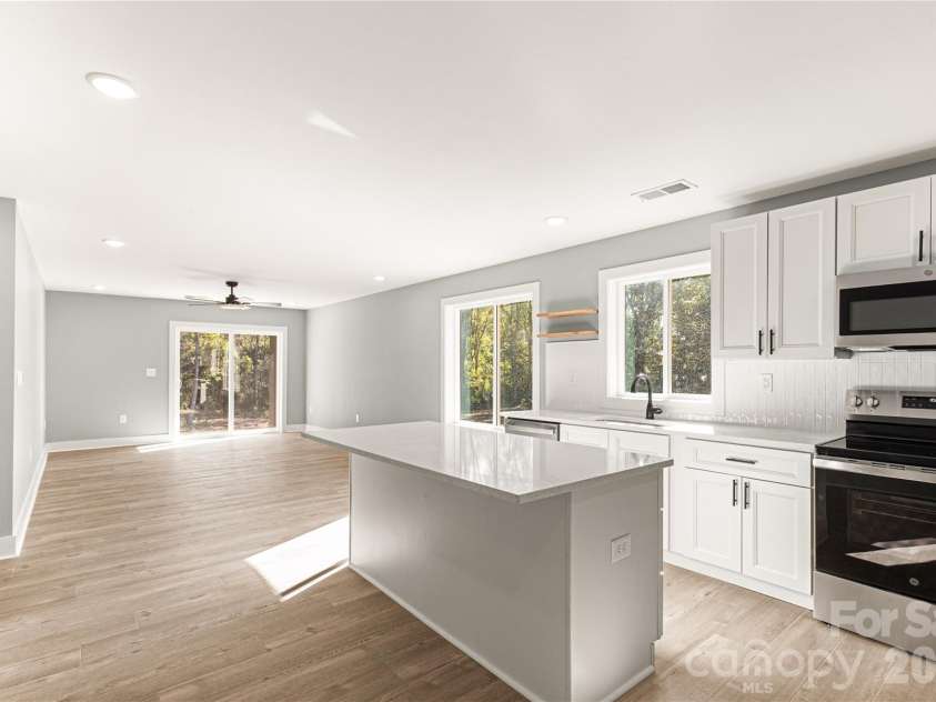 622 Fernwood Drive, Chester, SC 29706.  MLS# CAR4431467, YatesRealty ID 57582. 