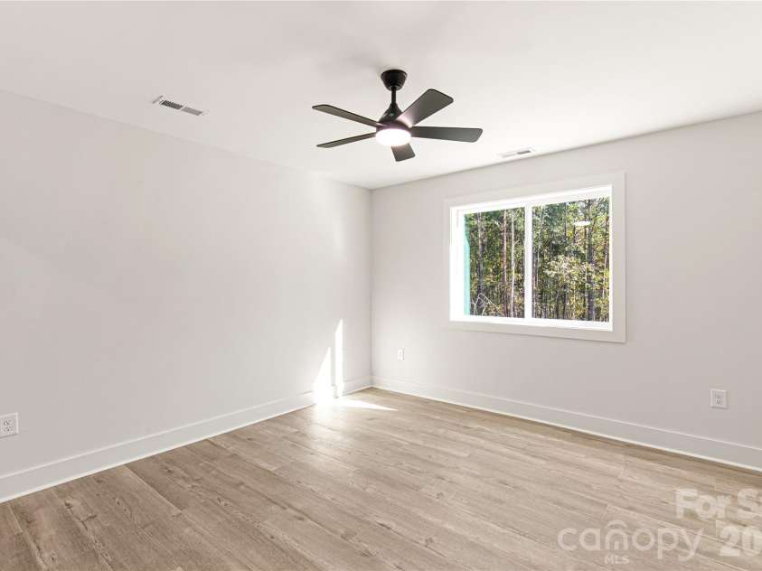 622 Fernwood Drive, Chester, SC 29706.  MLS# CAR4431467, YatesRealty ID 57582. 