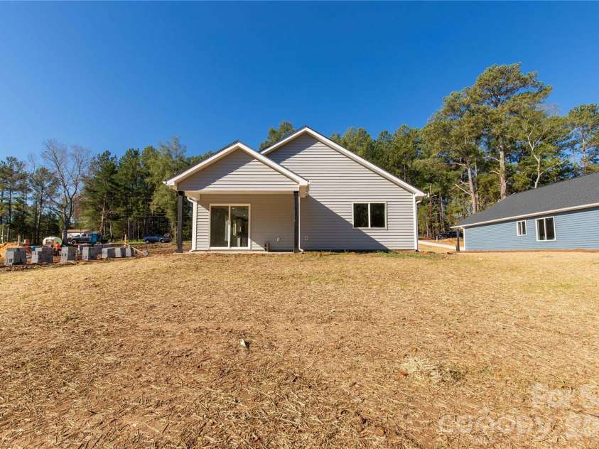 622 Fernwood Drive, Chester, SC 29706.  MLS# CAR4431467, YatesRealty ID 57582. 