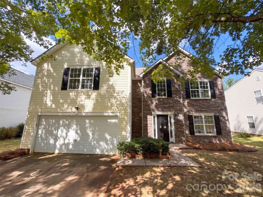 815 Southridge Drive, Monroe, NC 28112.  MLS# CAR4436188, YatesRealty ID 57585. 