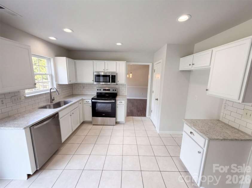 815 Southridge Drive, Monroe, NC 28112.  MLS# CAR4436188, YatesRealty ID 57585. 