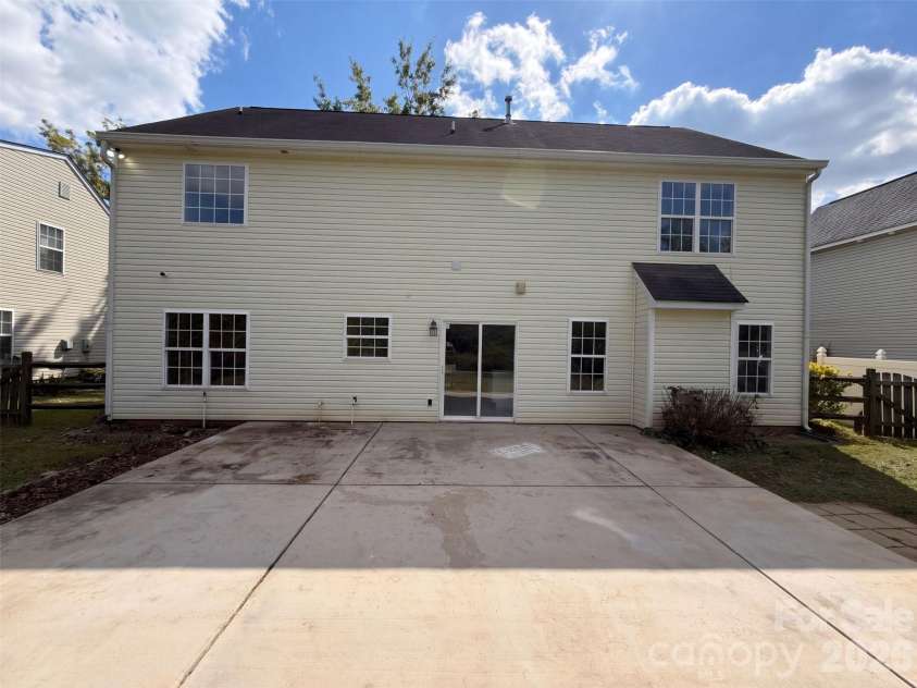 815 Southridge Drive, Monroe, NC 28112.  MLS# CAR4436188, YatesRealty ID 57585. 