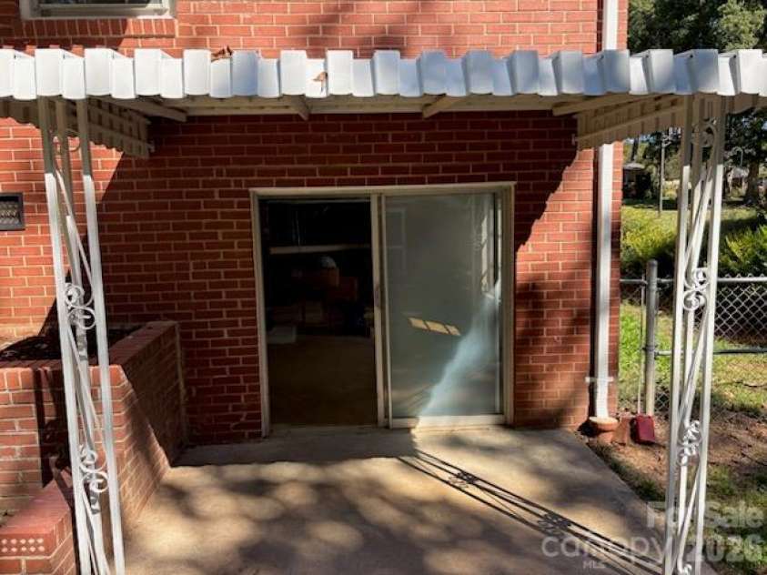 1212 Brookwood Drive, Shelby, NC 28150.  MLS# CAR4436145, YatesRealty ID 57587. 