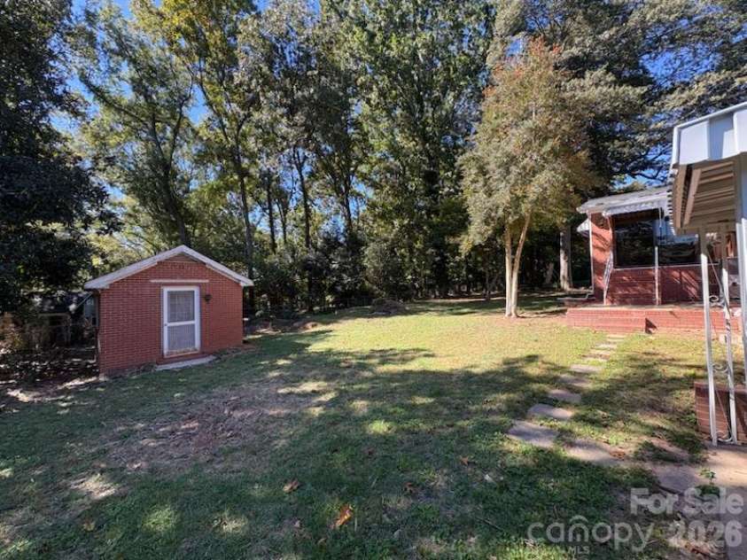 1212 Brookwood Drive, Shelby, NC 28150.  MLS# CAR4436145, YatesRealty ID 57587. 