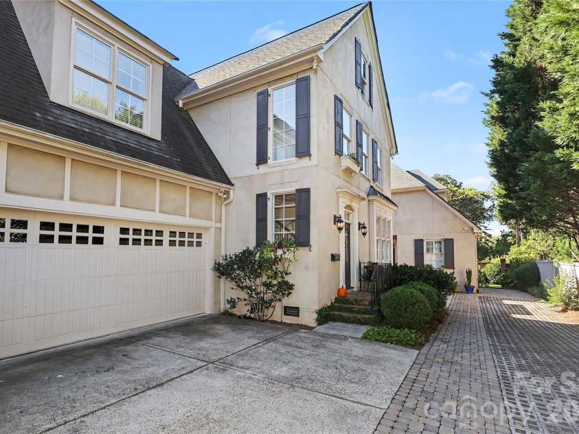 2614 Chelsea Drive, Charlotte, NC 28209.  MLS# CAR4433785, YatesRealty ID 57594. 