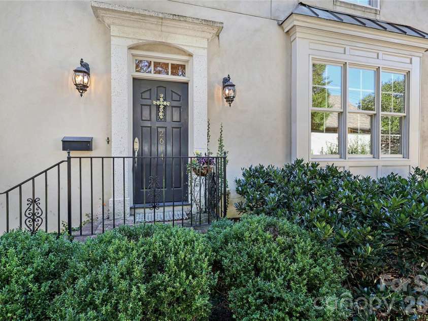 2614 Chelsea Drive, Charlotte, NC 28209.  MLS# CAR4433785, YatesRealty ID 57594. 