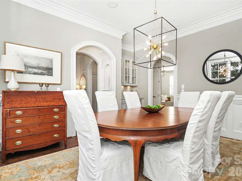 2614 Chelsea Drive, Charlotte, NC 28209.  MLS# CAR4433785, YatesRealty ID 57594. 