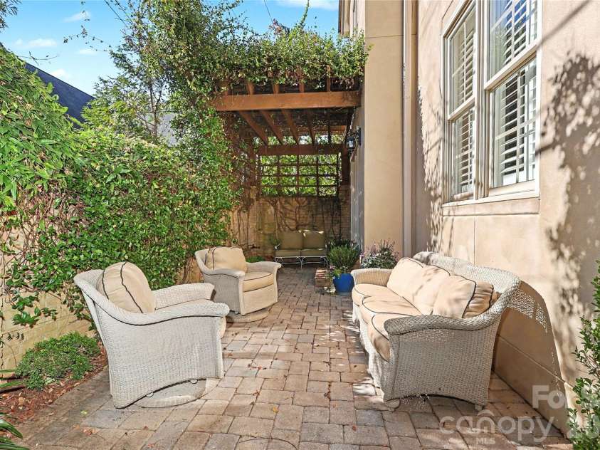 2614 Chelsea Drive, Charlotte, NC 28209.  MLS# CAR4433785, YatesRealty ID 57594. 