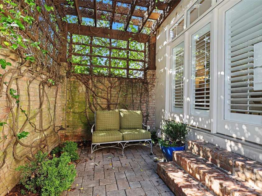 2614 Chelsea Drive, Charlotte, NC 28209.  MLS# CAR4433785, YatesRealty ID 57594. 