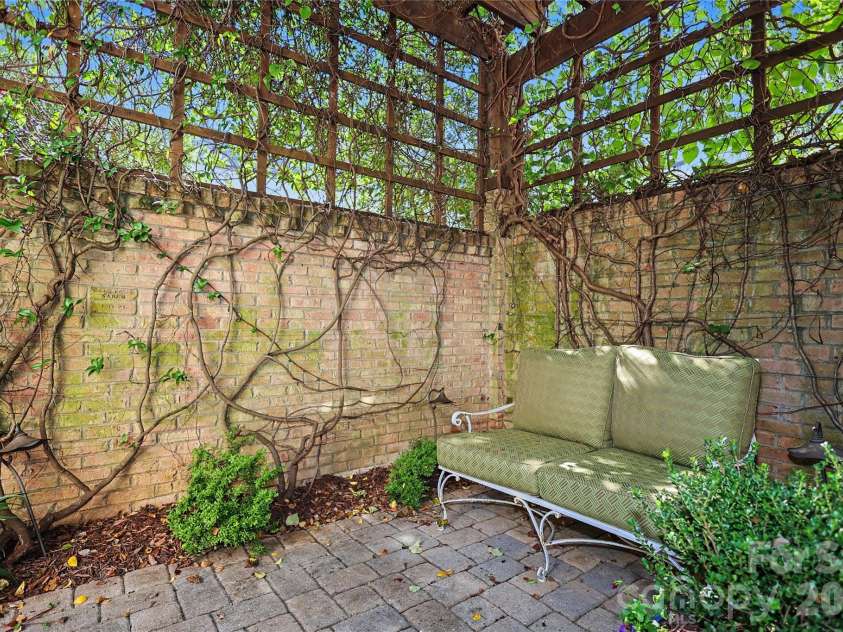 2614 Chelsea Drive, Charlotte, NC 28209.  MLS# CAR4433785, YatesRealty ID 57594. 