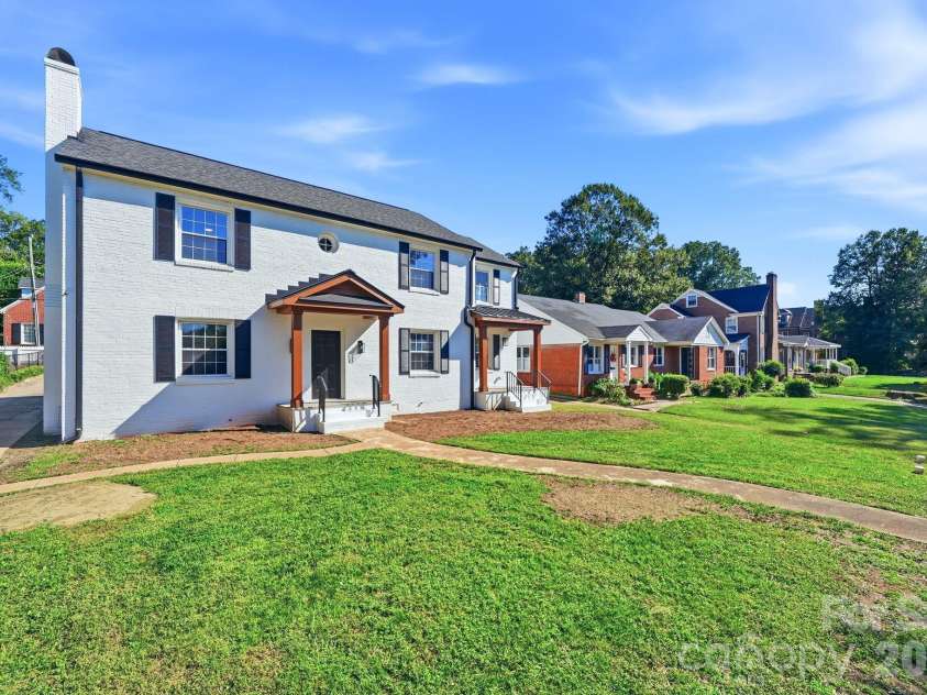 1307 Kings Drive, Charlotte, NC 28207.  MLS# CAR4432862, YatesRealty ID 57599. 