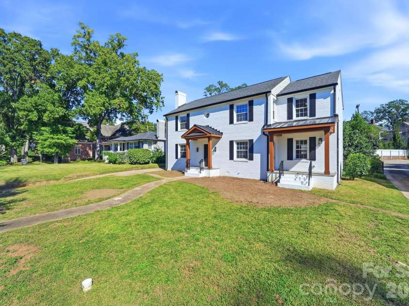 1307 Kings Drive, Charlotte, NC 28207.  MLS# CAR4432862, YatesRealty ID 57599. 