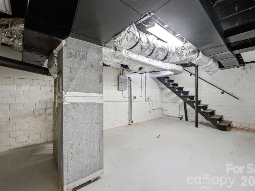 1307 Kings Drive, Charlotte, NC 28207.  MLS# CAR4432862, YatesRealty ID 57599. Basement