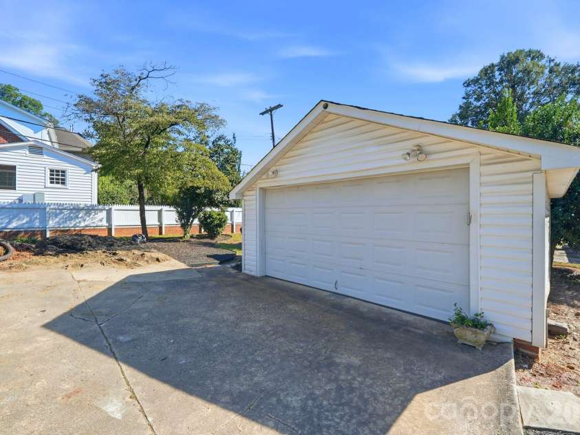 1307 Kings Drive, Charlotte, NC 28207.  MLS# CAR4432862, YatesRealty ID 57599. Detached garage