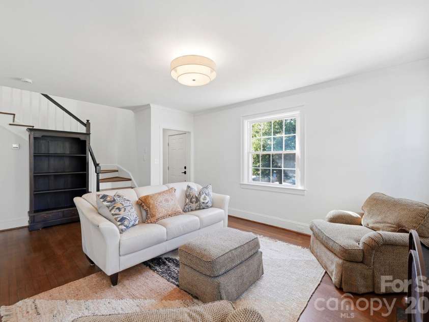 1307 Kings Drive, Charlotte, NC 28207.  MLS# CAR4432862, YatesRealty ID 57599. Unit A living room
