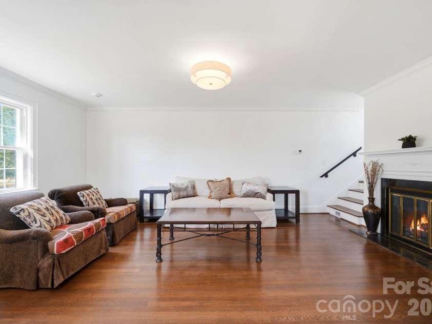 1307 Kings Drive, Charlotte, NC 28207.  MLS# CAR4432862, YatesRealty ID 57599. Unit B