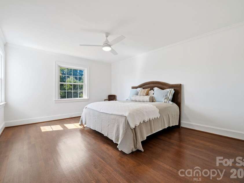 1307 Kings Drive, Charlotte, NC 28207.  MLS# CAR4432862, YatesRealty ID 57599. Unit B Primary bedroom