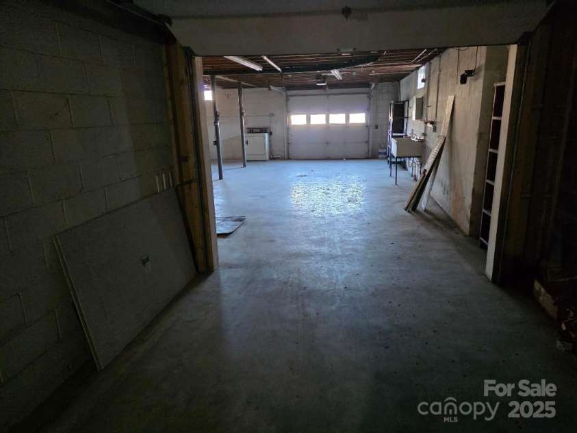 1375 US Highway 19E Highway, Burnsville, NC 28714.  MLS# CAR4329254, YatesRealty ID 576. Basement 