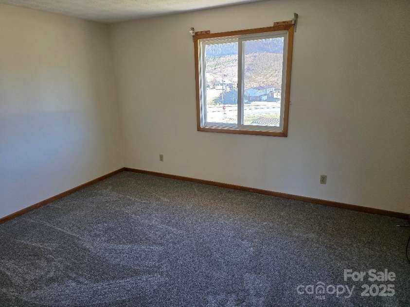 1375 US Highway 19E Highway, Burnsville, NC 28714.  MLS# CAR4329254, YatesRealty ID 576. Bedroom #2